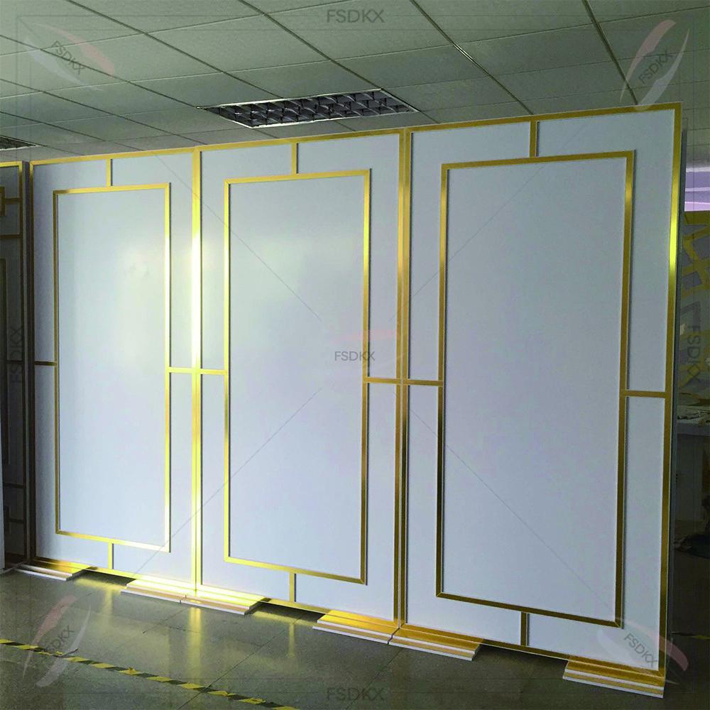 Suprimentos para Festa em Ouro - Event Party Supply Rental avaliação e preço
